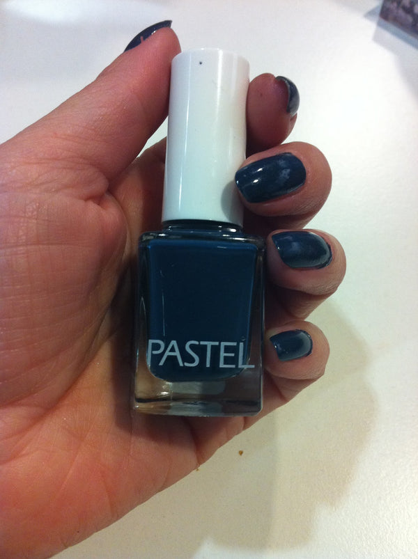 Pastel nail polish - 11