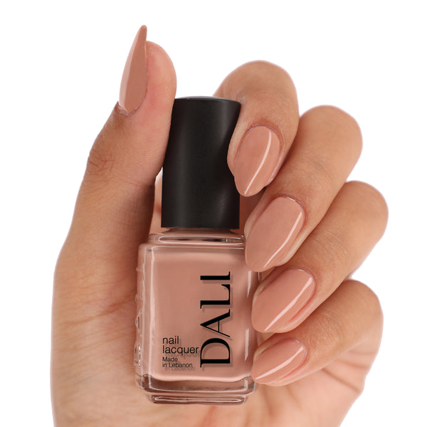 Dali nail polish 547 honey moon bless