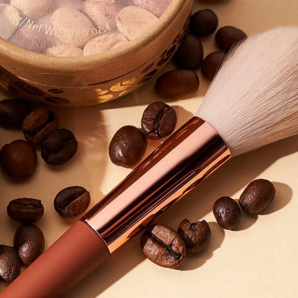 Essence coffee to glow scented highlighter brush